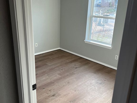 4th image of 15047 S Xenophen Ave W