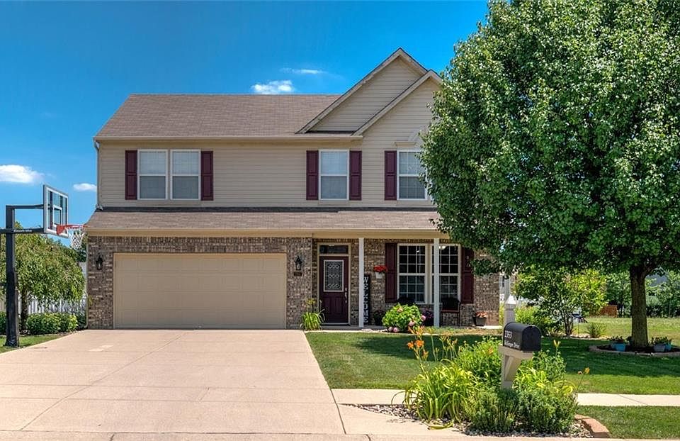 1st image of 2353 McGregor Dr