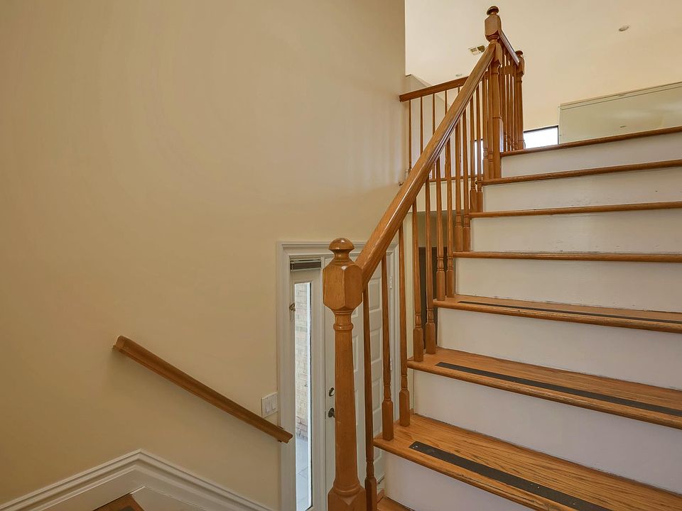 1st image of 33 Van Nostrand Ave