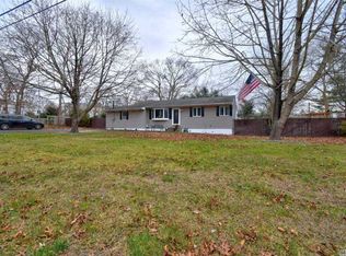 205 Newburgh Ave, Medford, NY 11763
