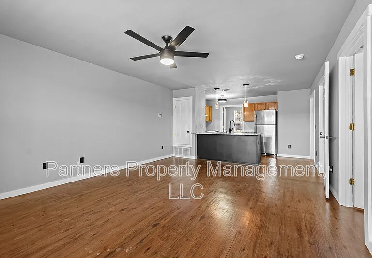 825 N Leverett Ave #2 — Photo 3