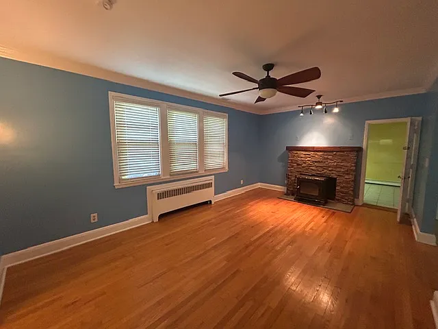 306 Kingston Rd — Photo 3