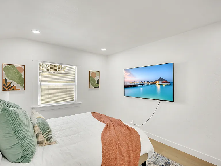 346 Molino Ave — Photo 16