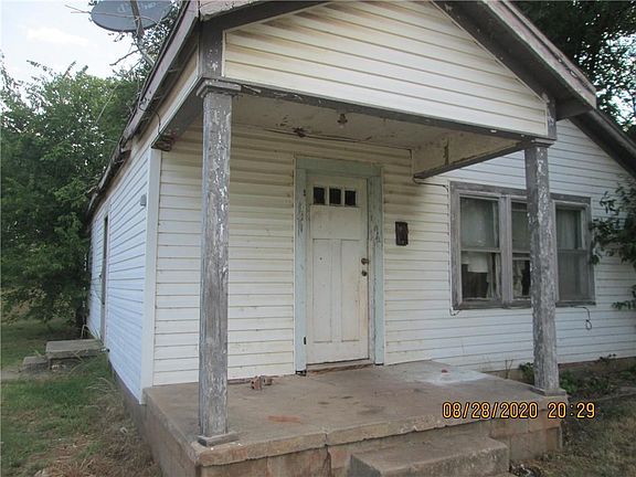 2nd image of 125 W Gros Ventre St