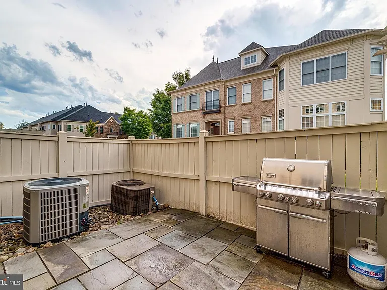 24909 Pinebrook Rd — Photo 32