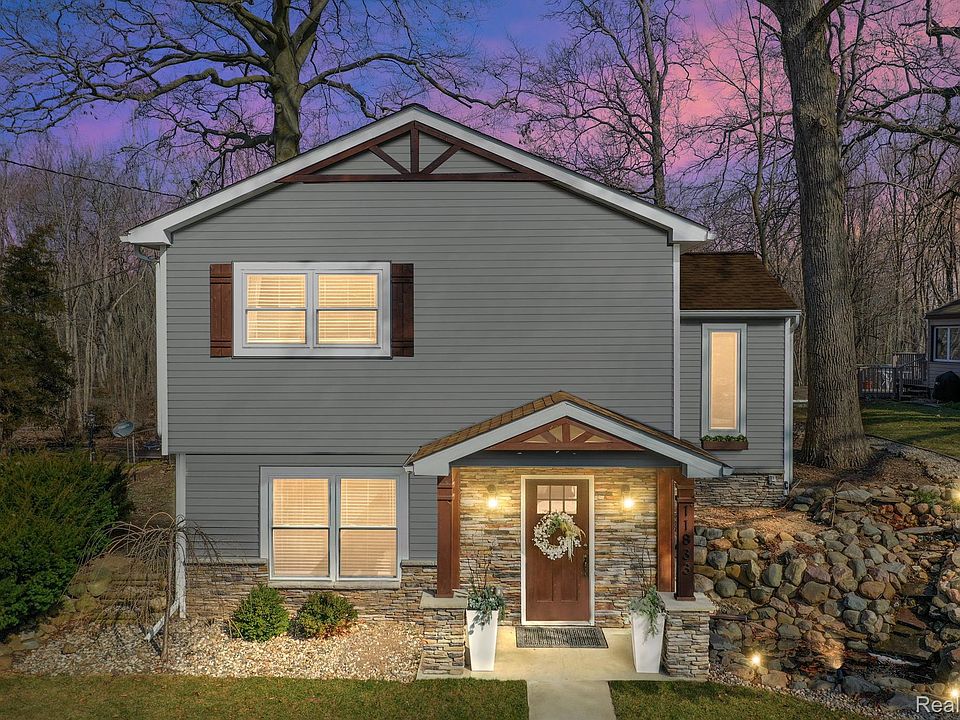1st image of 11833 Four Lakes Dr