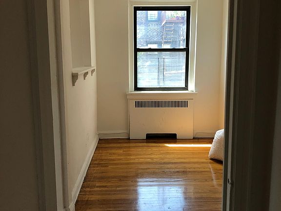 5th image of 300 Hayward Ave #M