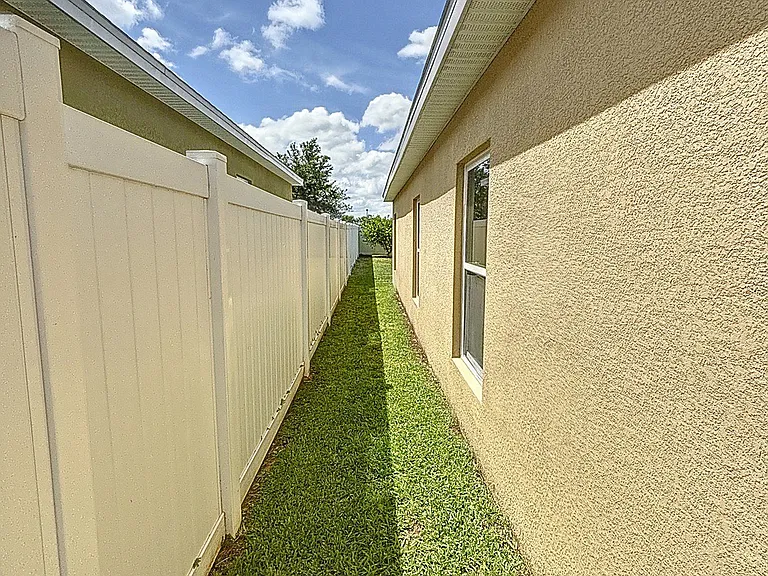 469 Ogelthorpe Dr — Photo 24