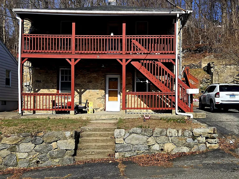 73 Woodbridge Ave — Photo 1