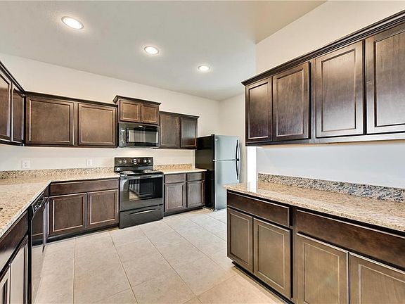 3rd image of 32 Heron Dr