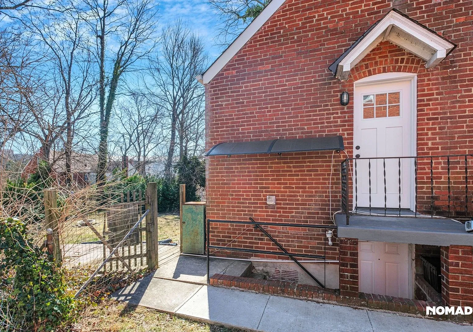 Updated Basement Apartment in College Park — Photo 2