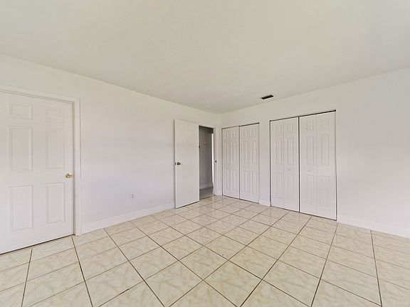 4th image of 1990 NW 183rd St APT 15