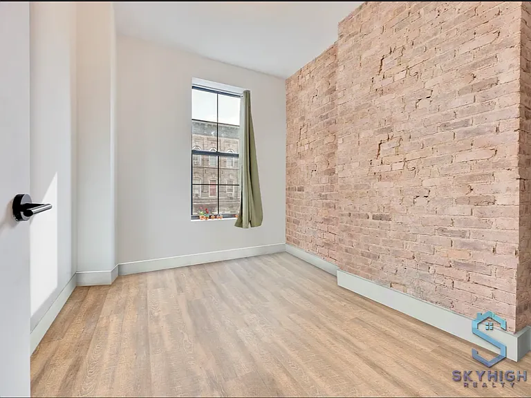 723 Knickerbocker Ave #1AA — Photo 4