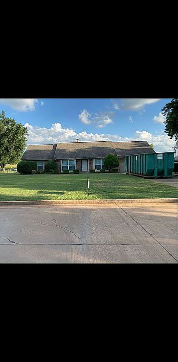 1st image of 1820 W Laura Dr