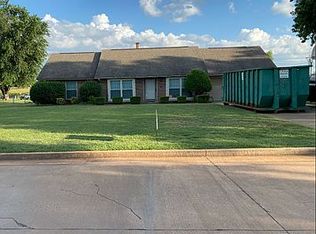 1820 W Laura Dr, Mustang, OK 73064