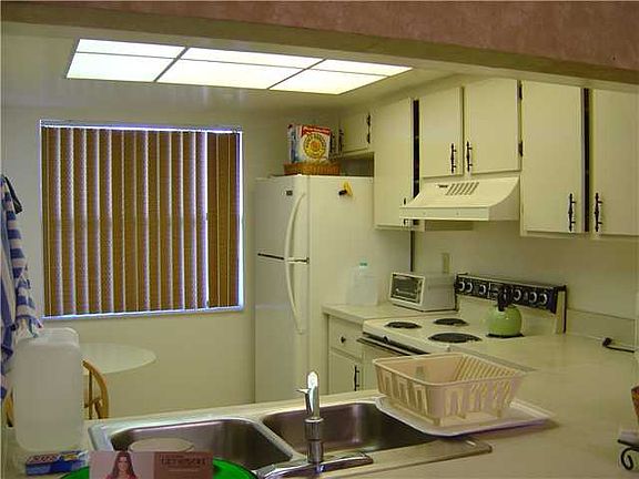3rd image of 600 Egret Cir APT 7403