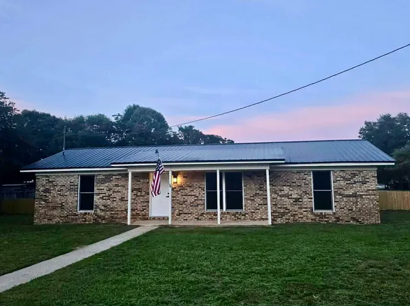 1304 Pinewood Ln, Crestview, FL 32539