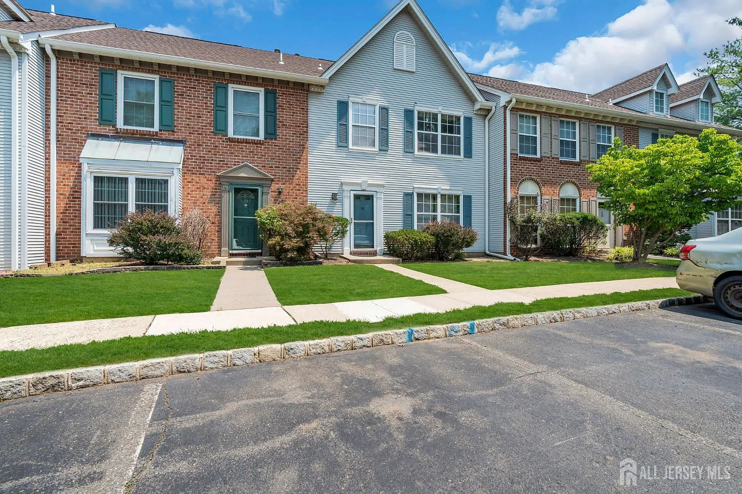 2 bed, 2.5 bath, $2,950 — Photo 2