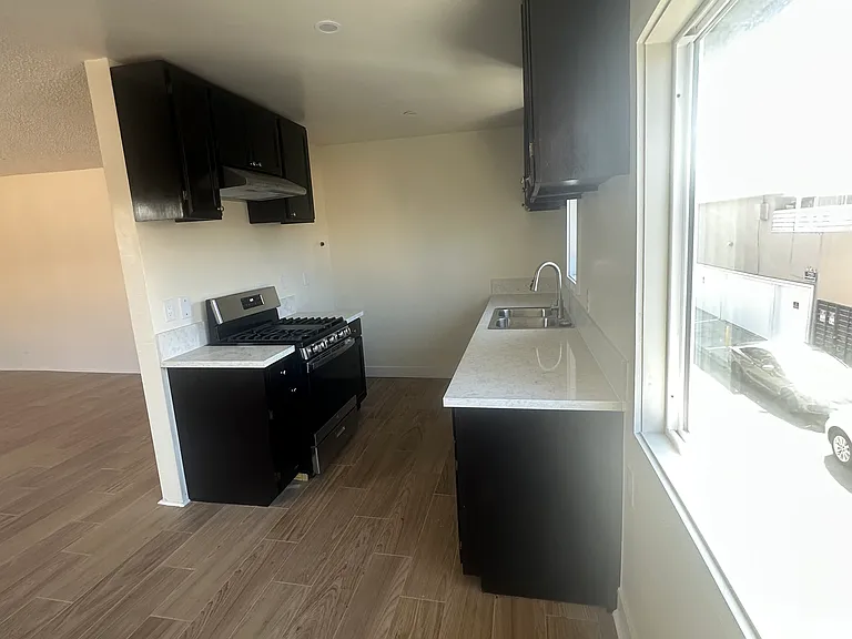 2920 W 141st St #5 — Photo 1