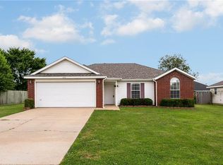 209 S Bailey St, Lowell, AR 72745