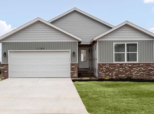 112 N Bison Ct, Nixa, MO 65714