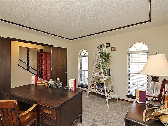 5th image of 9617 S Winston Way