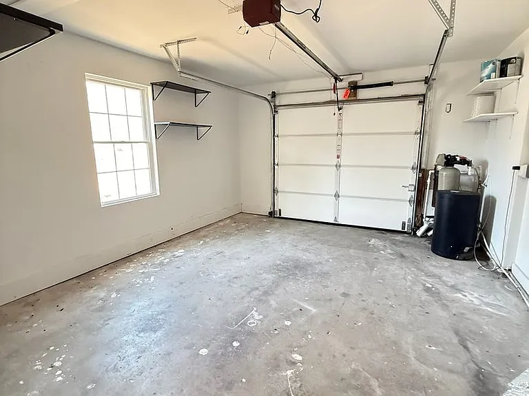 6096 Coke Ln — Photo 10