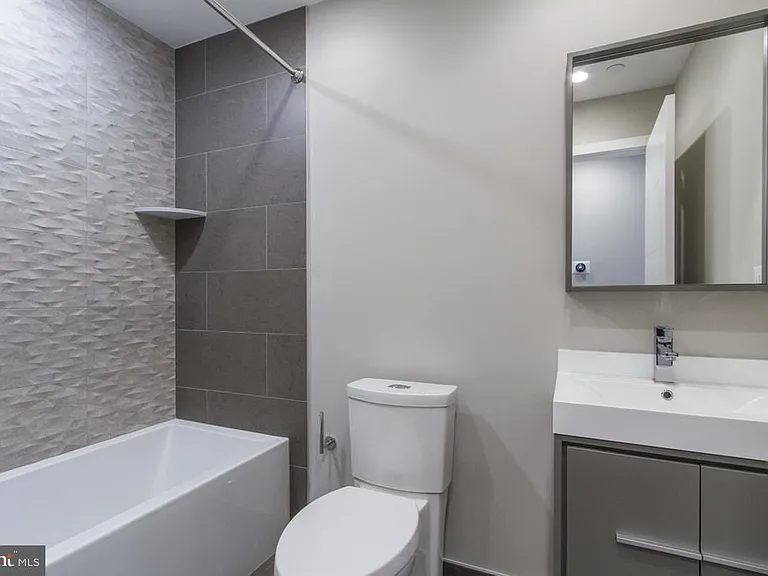 720 S Sartain St #1 — Photo 9