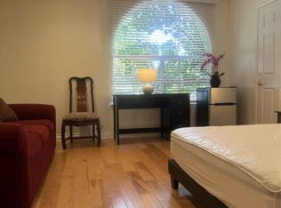 18648 Blythe St, Reseda, CA 91335