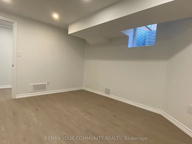 134 Kemano Rd #BASEMENT — Photo 13
