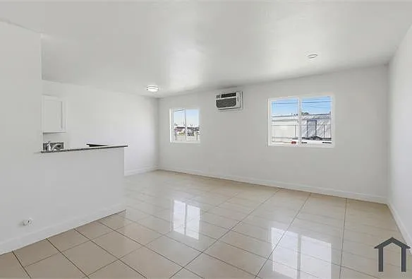 180 W New York Ave #6
