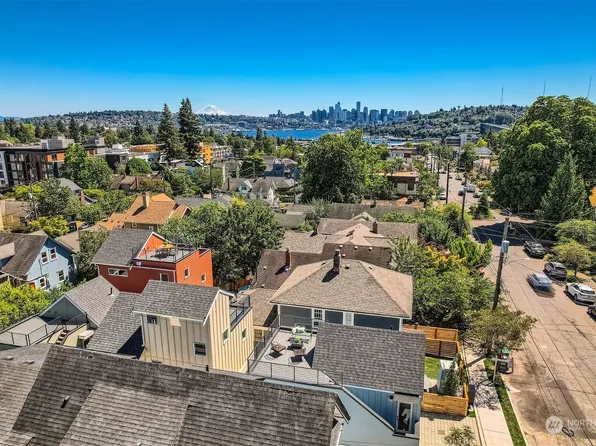 4124 Woodland Park Avenue N, Seattle, WA 98103