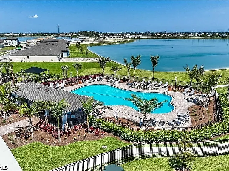 417 Coral Reef Pl — Photo 14