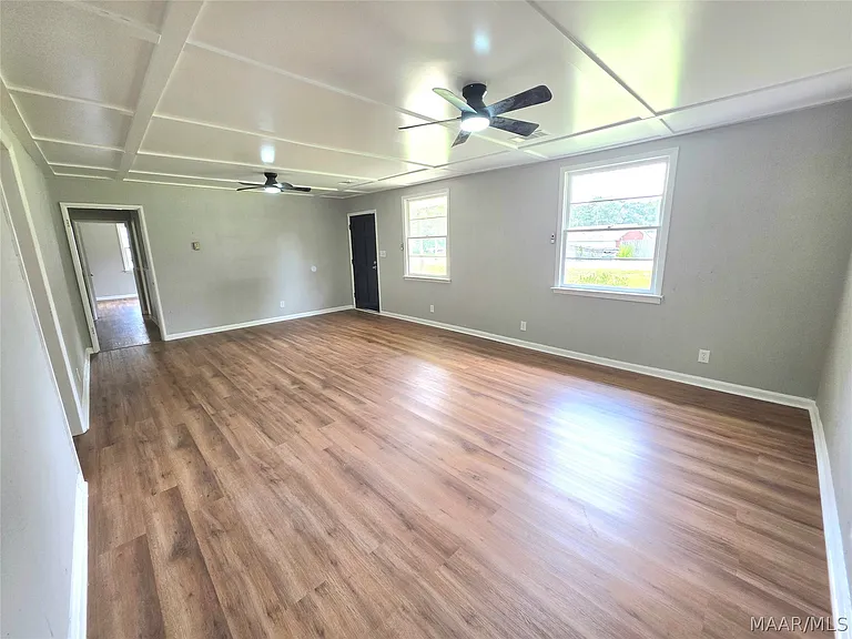 979 Newton St — Photo 2