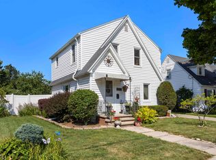 1725 N Division St, Appleton, WI 54911