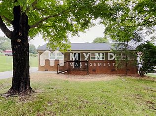 1013 Cloverdale Ln, Dallas, NC 28034