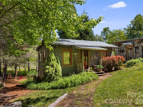 107-111 Hougie Heaven Ln, Franklin, NC 28734