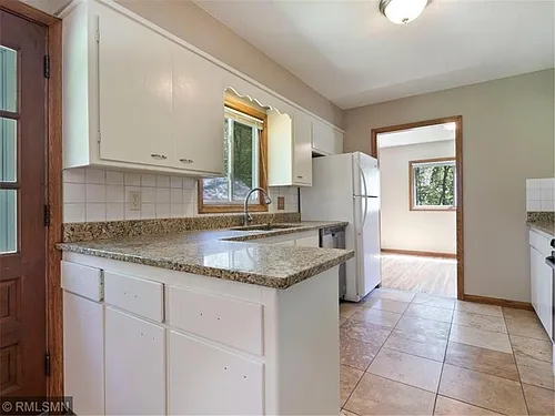 16020 Temple Dr Photo 1