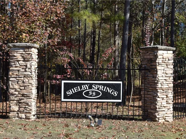 201 Leray Dr, Calera, AL 35040