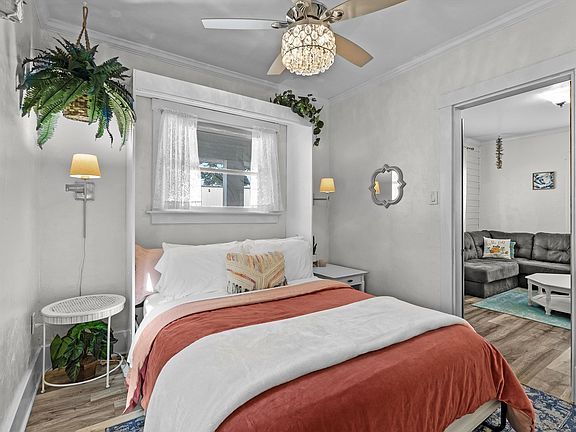 3rd image of 725 Clara Ave