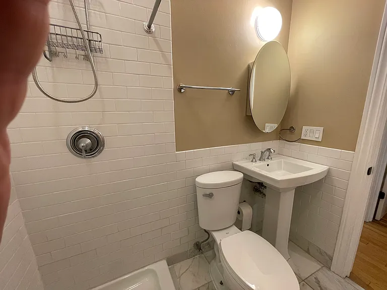 1506 W Polk St #1F — Photo 10