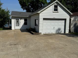 256 Oglethorpe Dr, Lapeer, MI 48446
