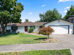 2041 Hybiscus St, Medford, OR 97504