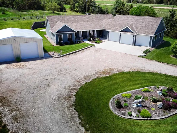 6452 W 85th St, Kearney, NE 68845