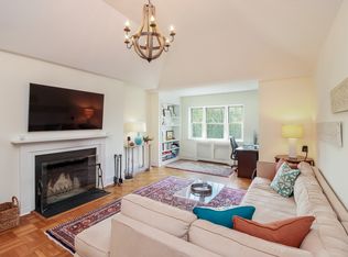 3 Chateaux Cir APT 3J, Scarsdale, NY 10583