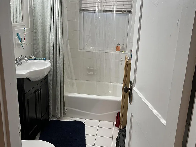 331 Harvard St #2 — Photo 12