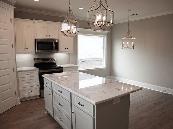 5th image of 3927 Lu Ln