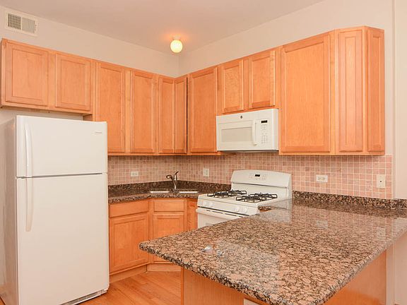 2nd image of 2138 W Chicago Ave APT 1R