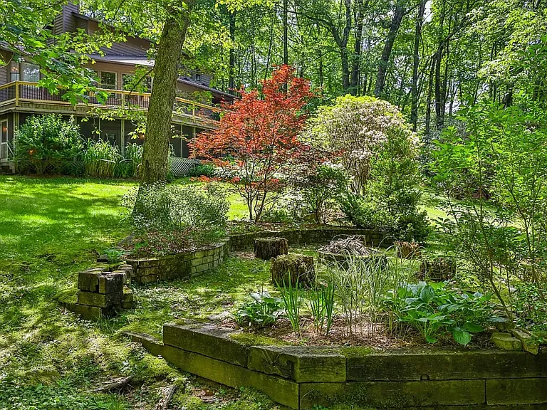 412 Dog Mountain Rd — Photo 8