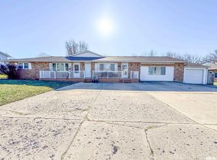 303 Georgia Pkwy, Washington, IL 61571